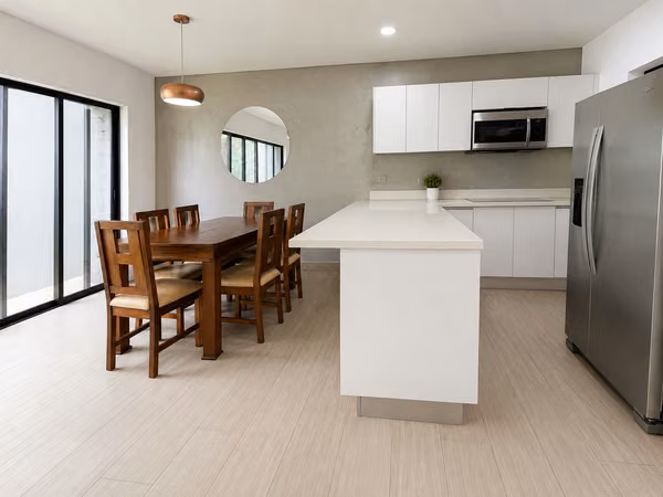 RENTAL HOUSE FURNISHED IN CONDO, SANTA ANA