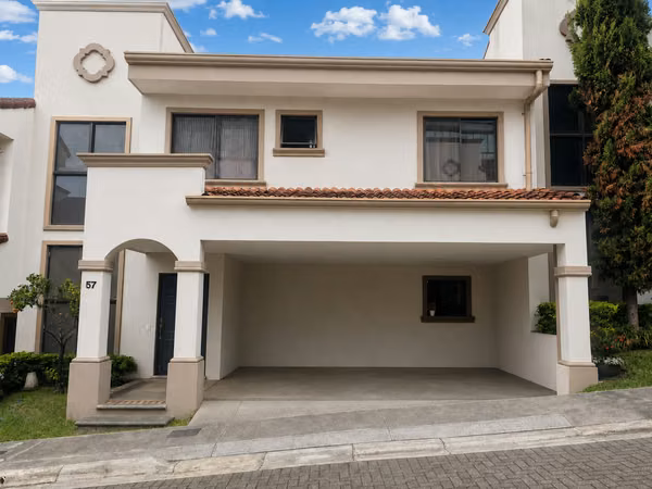 VENTA CASA LAGUNILLA HEREDIA