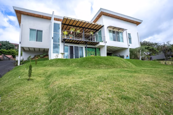 * * FURNISHED HOME FOR SALE / RENT IN GRECIA, COSTA RICO - $465,000 * *