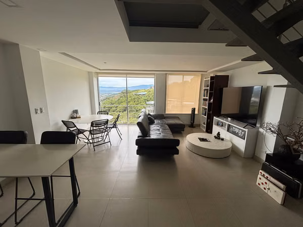 Sale of Duplex Apartment in Alto de las Palomas