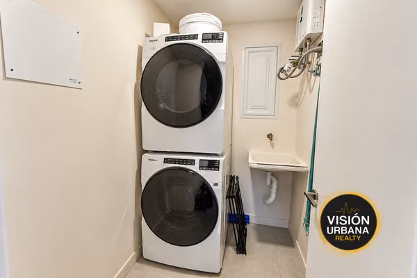 Apartamento de 3 Habitaciones con Línea Blanca en Alterego