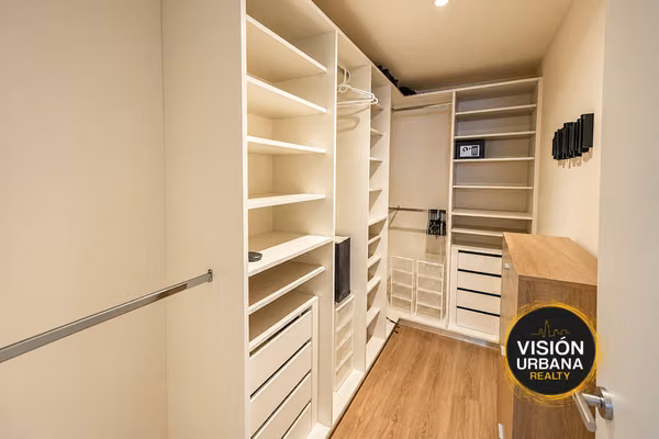 Apartamento de 3 Habitaciones con Línea Blanca en Alterego
