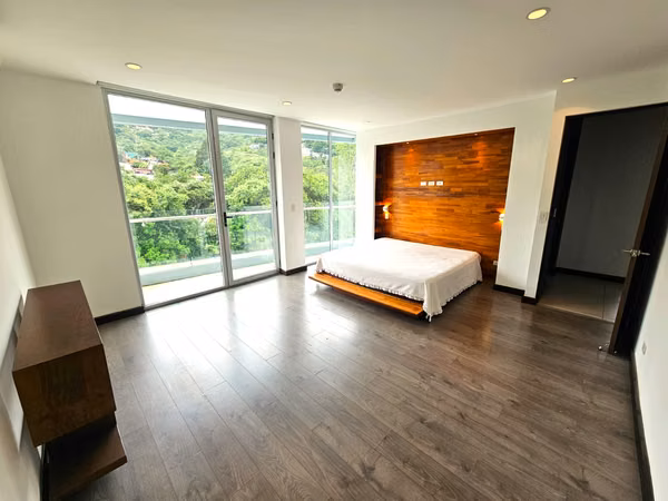 ESCAZU! AMPLIO PENTHOUSE AMOBLADO DE 3 HAB + SERVICIO /VISTAS PANORAMICAS