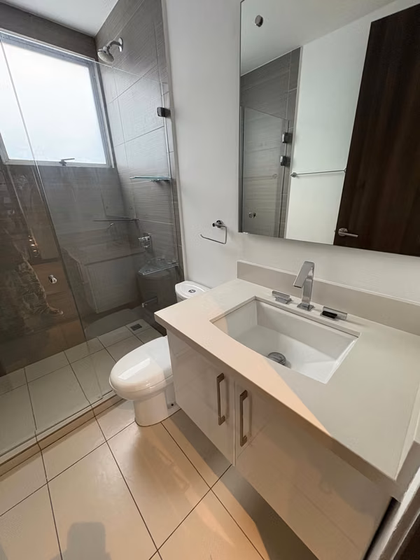 ESCAZU! AMPLIO PENTHOUSE AMOBLADO DE 3 HAB + SERVICIO /VISTAS PANORAMICAS