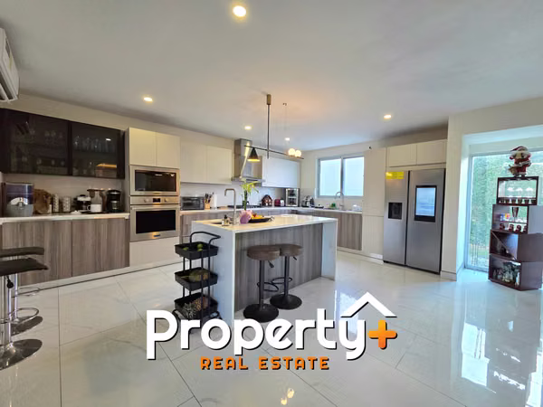 Land of 1050 m2 - Property with Nature - Furnished
