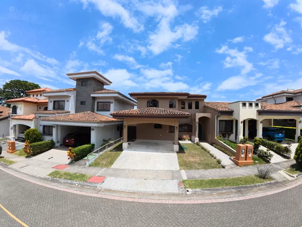 SE VENDE CASA EN CONDOMINIO LOS ANGELES DE SANTO DOMINGO DE HEREDIA
