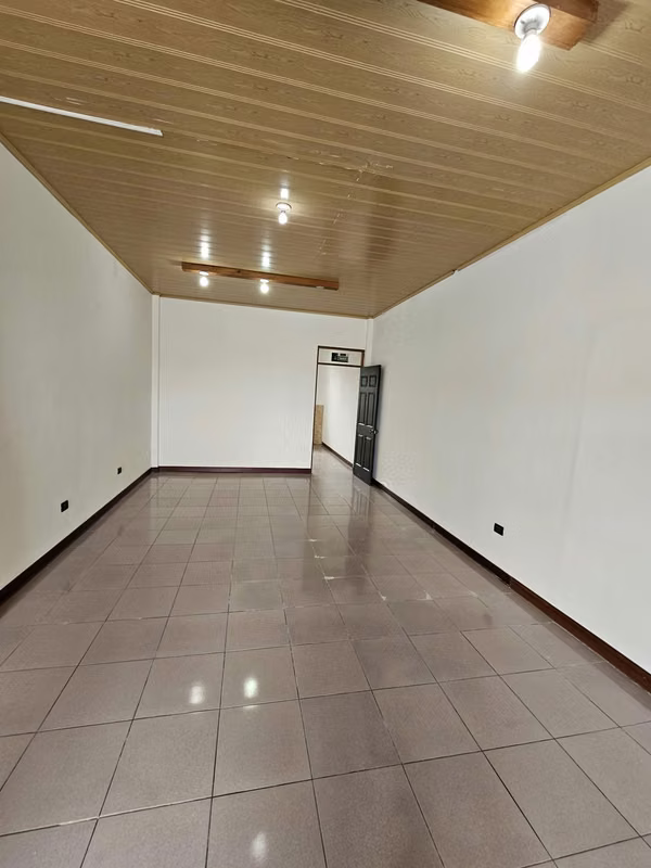 Commercial Rental Opportunity in Downtown Moravia. 56m2