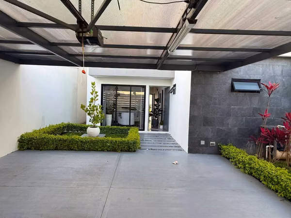 Sale of Beautiful house of a plant in Santo Doming- Heredia