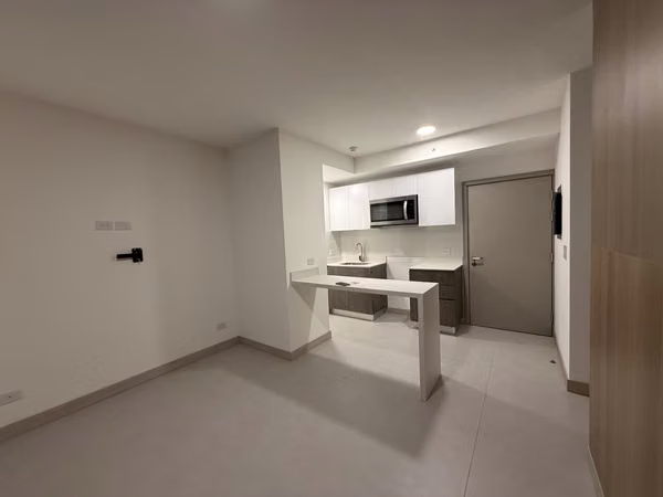 APARTAMENTO NUEVO PARA ESTRENAR PISO 14- CONDOMINIO SKYHOUSE