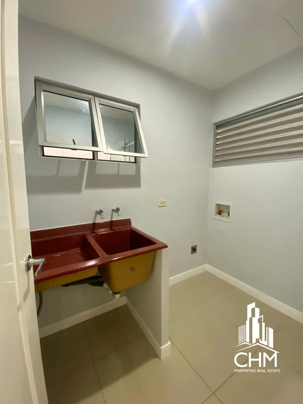 ALQUILER DE ESPECTACULAR APARTAMENTO-ROHRMOSER-NUNCIATURA-EN EDIFICIO