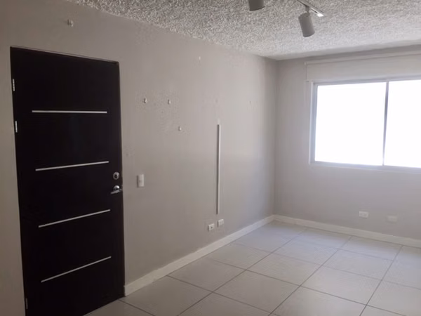 Apartamento con servicios por zona Oscar Arias. Mascotas ok. No parqueo