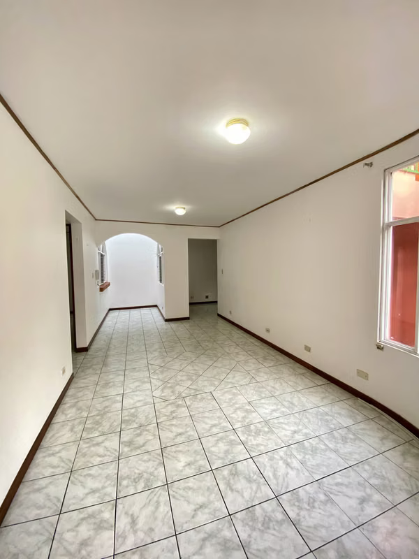 Se alquila apartamento