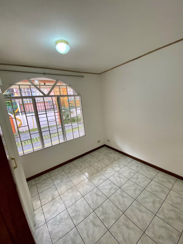 Se alquila apartamento
