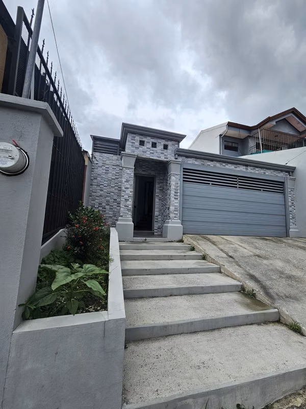 VENTA DE CASA DE UN PISO EN MERCEDES NORTE, HEREDIA