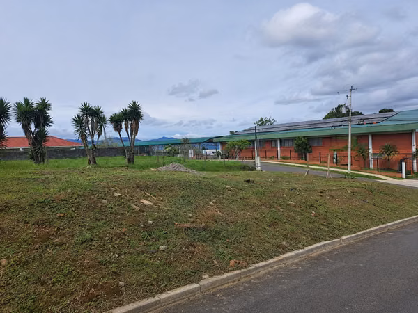 Lote residencial en venta en San Ramón de La Unión 632.21m2