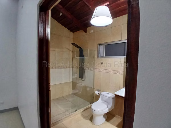 Casa en Venta, 312 m2, en Condominio ,  Grecia de Alajuela
