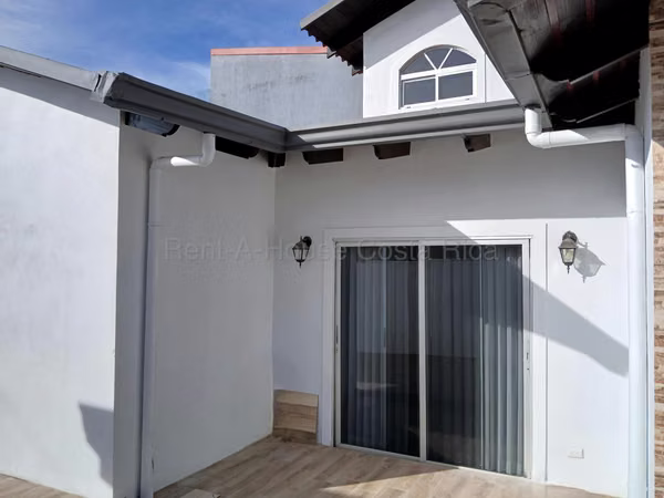 Casa en Venta, 312 m2, en Condominio ,  Grecia de Alajuela