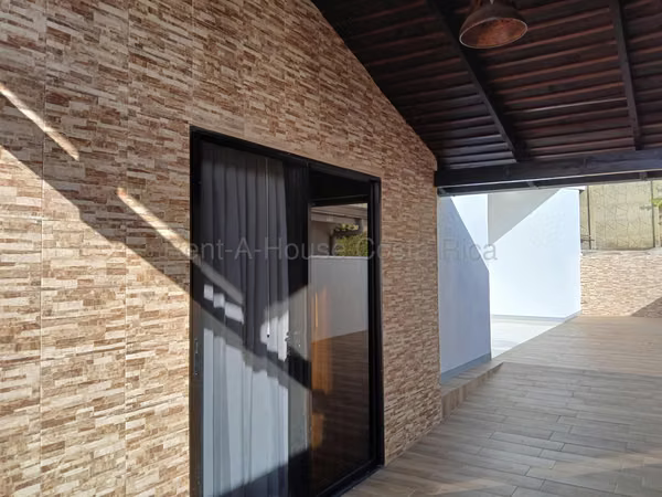 Casa en Venta, 312 m2, en Condominio ,  Grecia de Alajuela