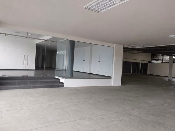 COMMERCIAL SPACE RENTAL 1900M2 ON ROUTE 2 (CURRIDABAT)