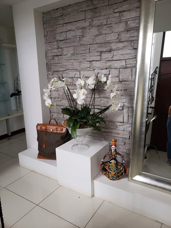 CASA DE LUJO EN CONDOMINIO en San Miguel de Escazú