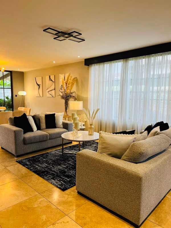 Luxury House for Sale | Francosta Condominium, Heredia