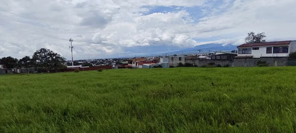Hermoso Lote Purral Abajo Mixto- RA