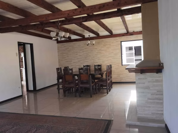 Spacious House for Rent in Los Yoses – Ideal for Offices