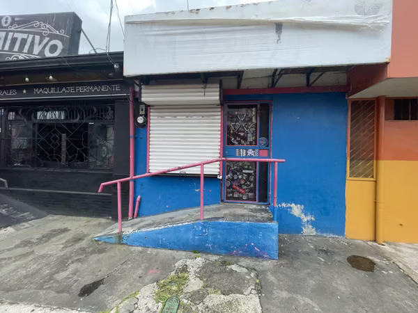 Sale of 2 Premises, to remodel in San Pedro! P563