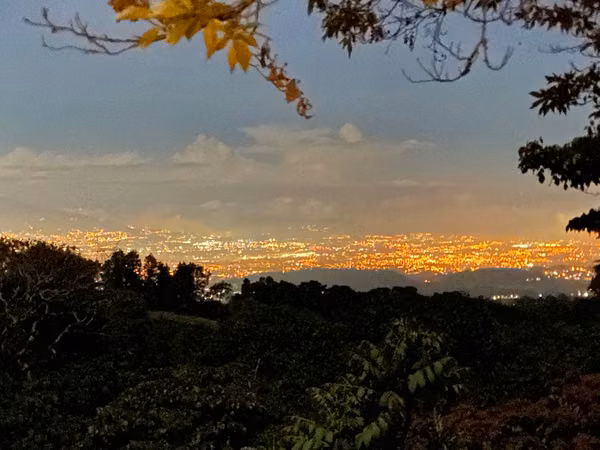 Se vende espectacular casa en montañas de Heredia
