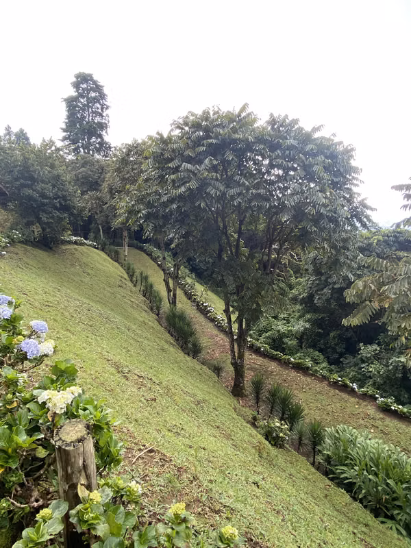 Se vende espectacular casa en montañas de Heredia