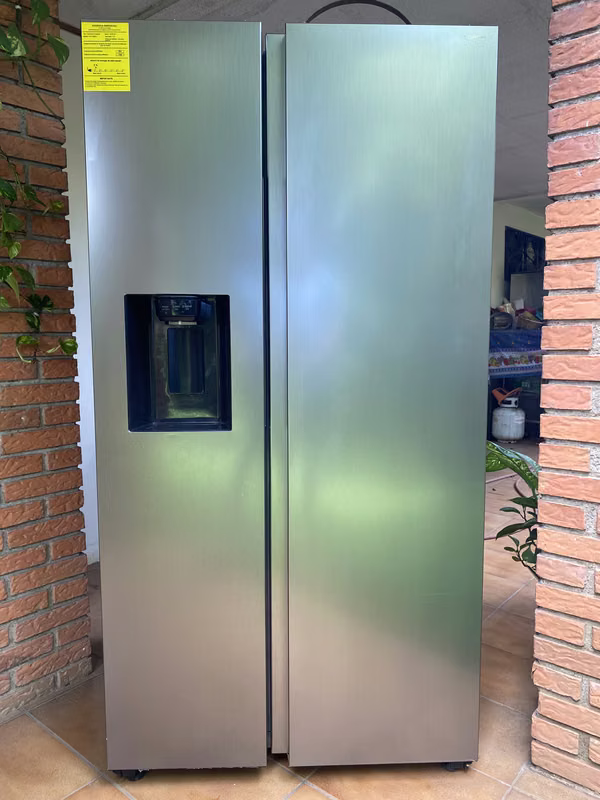 Samsung 27-Cubic-Foot Refrigerator (Side-by-Side)