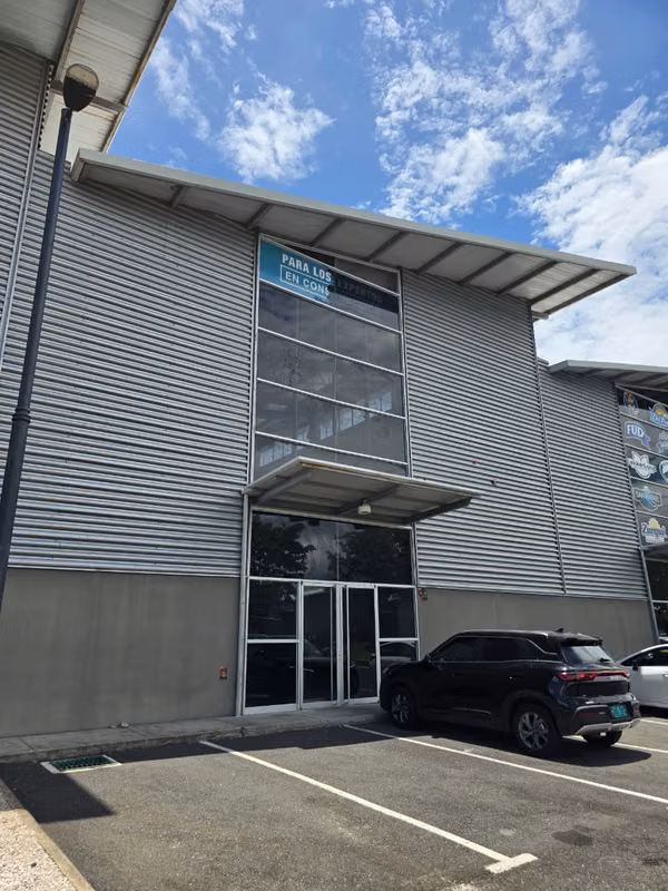 Bodega Comercial en Alquiler Solarium 720 m² Alta Exposición