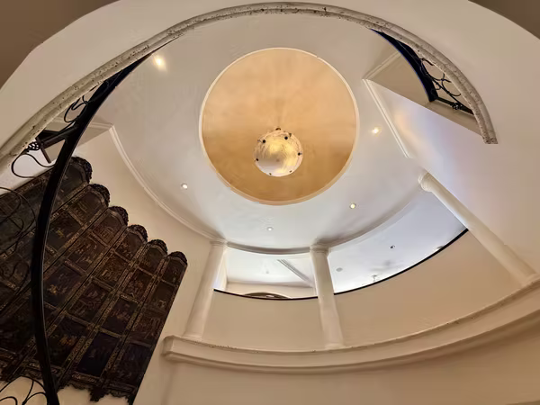 Venta de exclusiva residencia de lujo en Villa Real, Santa Ana