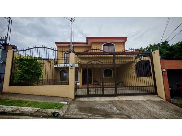 Venta De Casa En Montes De Ayarco, Curridabat