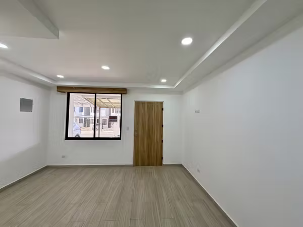 Alquiler de casa para estrenar. Condominio Real Ojo de Agua.