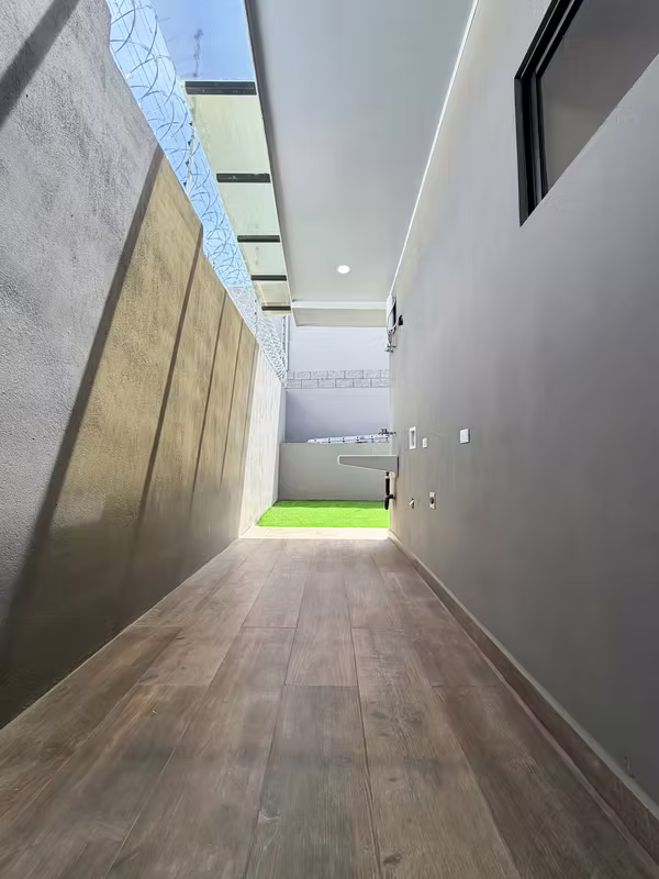 Alquiler de casa para estrenar. Condominio Real Ojo de Agua.