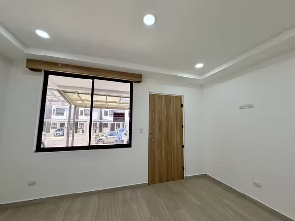 Alquiler de casa para estrenar. Condominio Real Ojo de Agua.