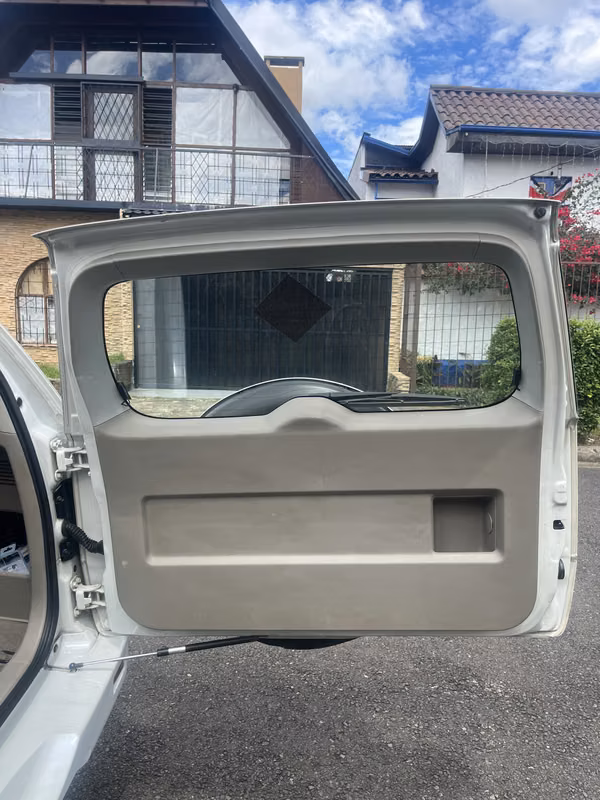 Suzuki Grand Vitara 2013 2.4L 4x4 Manual | 118.896 km (73.878 millas)