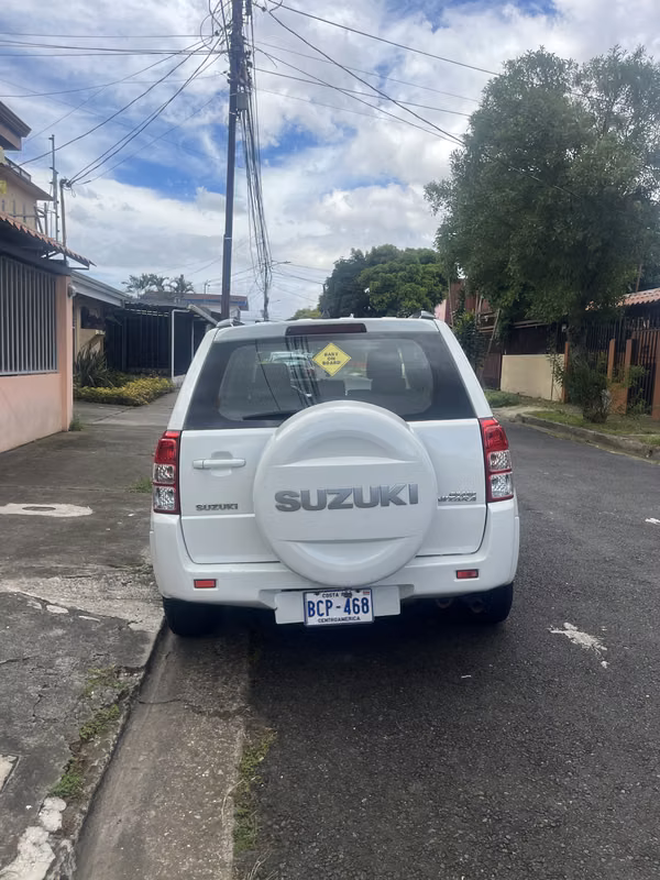 Suzuki Grand Vitara 2013 2.4L 4x4 Manual | 118.896 km (73.878 millas)
