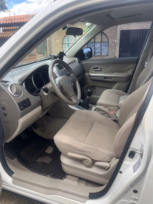Suzuki Grand Vitara 2013 2.4L 4x4 Manual | 118.896 km (73.878 millas)