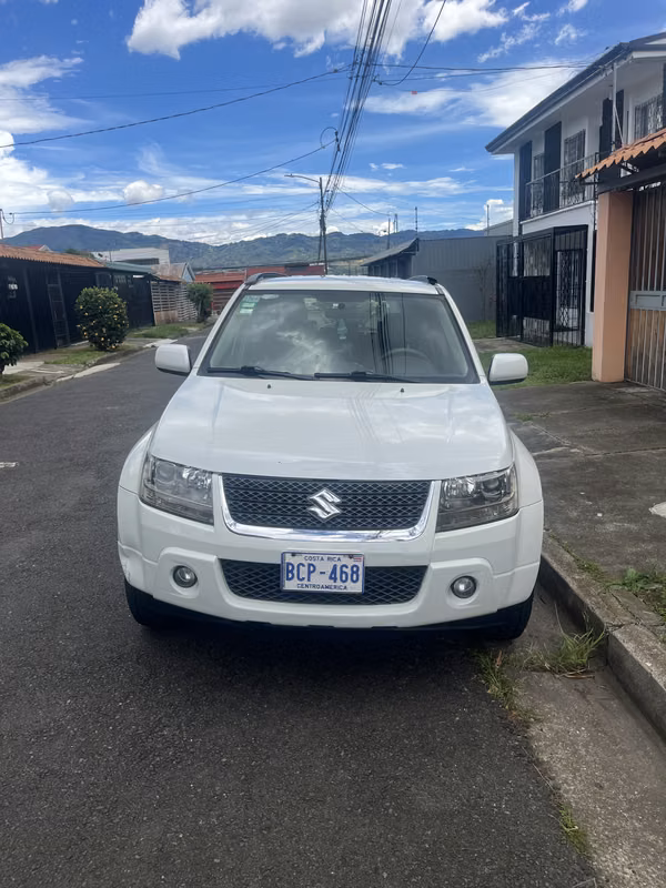 Suzuki Grand Vitara 2013 2.4L 4x4 Manual | 118.896 km (73.878 millas)