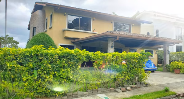 Rental house in private condo Carmen Guadalupe, and sale option