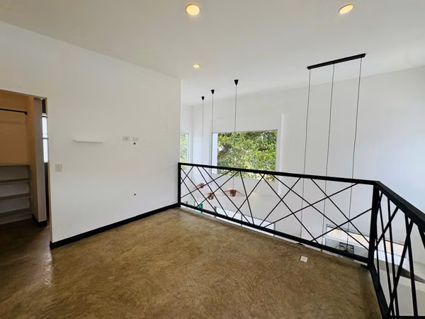 ALQUILER DE CASA EN SAN RAFAEL DE ALAJUELA | 1 HABITACIÓN + ESPACIO FLEX | LÍNEA BLANCA