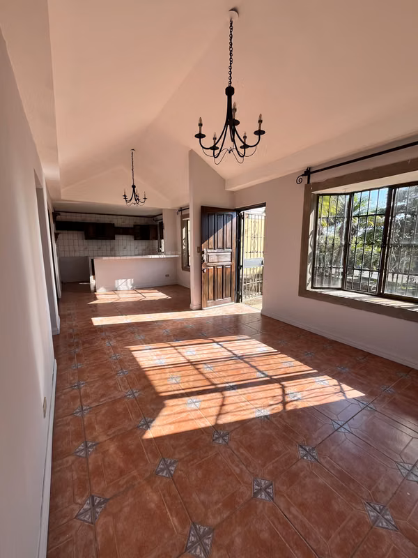 House in Pozos, Santa Ana