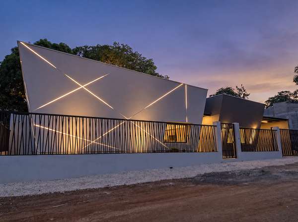 Casa Luma: Brand New Home with Private Pool in Playas del Coco