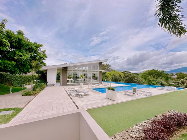 ALQUILER CASA CON LÍNEA BLANCA, CONDOMINIO LA ARBOLEDA, BELÉN, HEREDIA