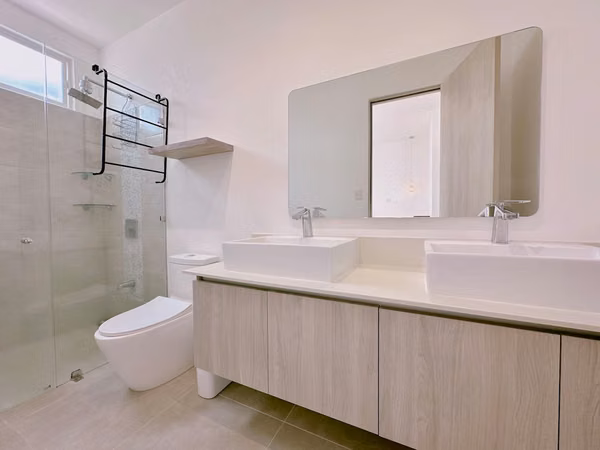 ALQUILER CASA CON LÍNEA BLANCA, CONDOMINIO LA ARBOLEDA, BELÉN, HEREDIA
