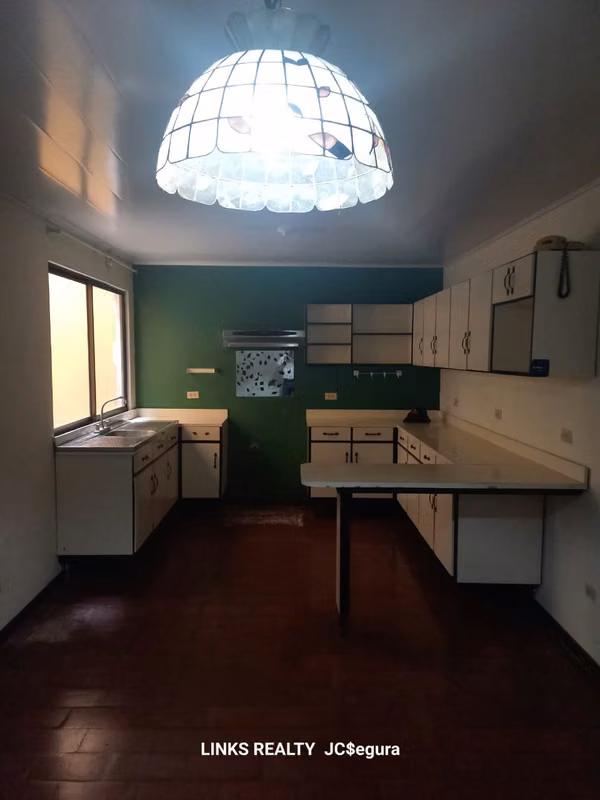 Venta casa con apto Heredia centro