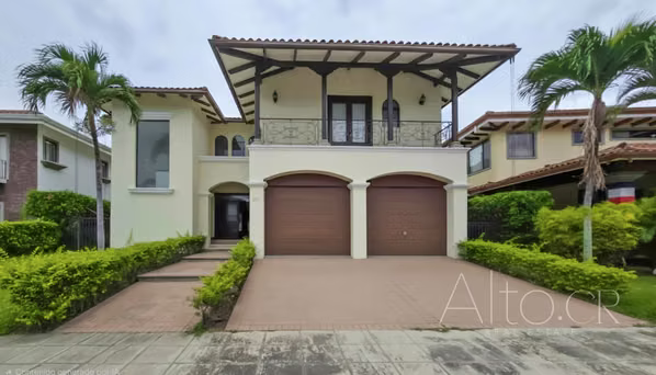 COLONIAL RESIDENCE IN SOLE VALLE - 124; 4 HABITATIONS - 124; 450m ²