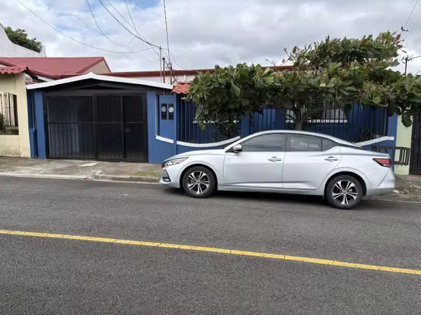 TWO HOUSES ON A PROPERTY NEAR UNIVERSITY